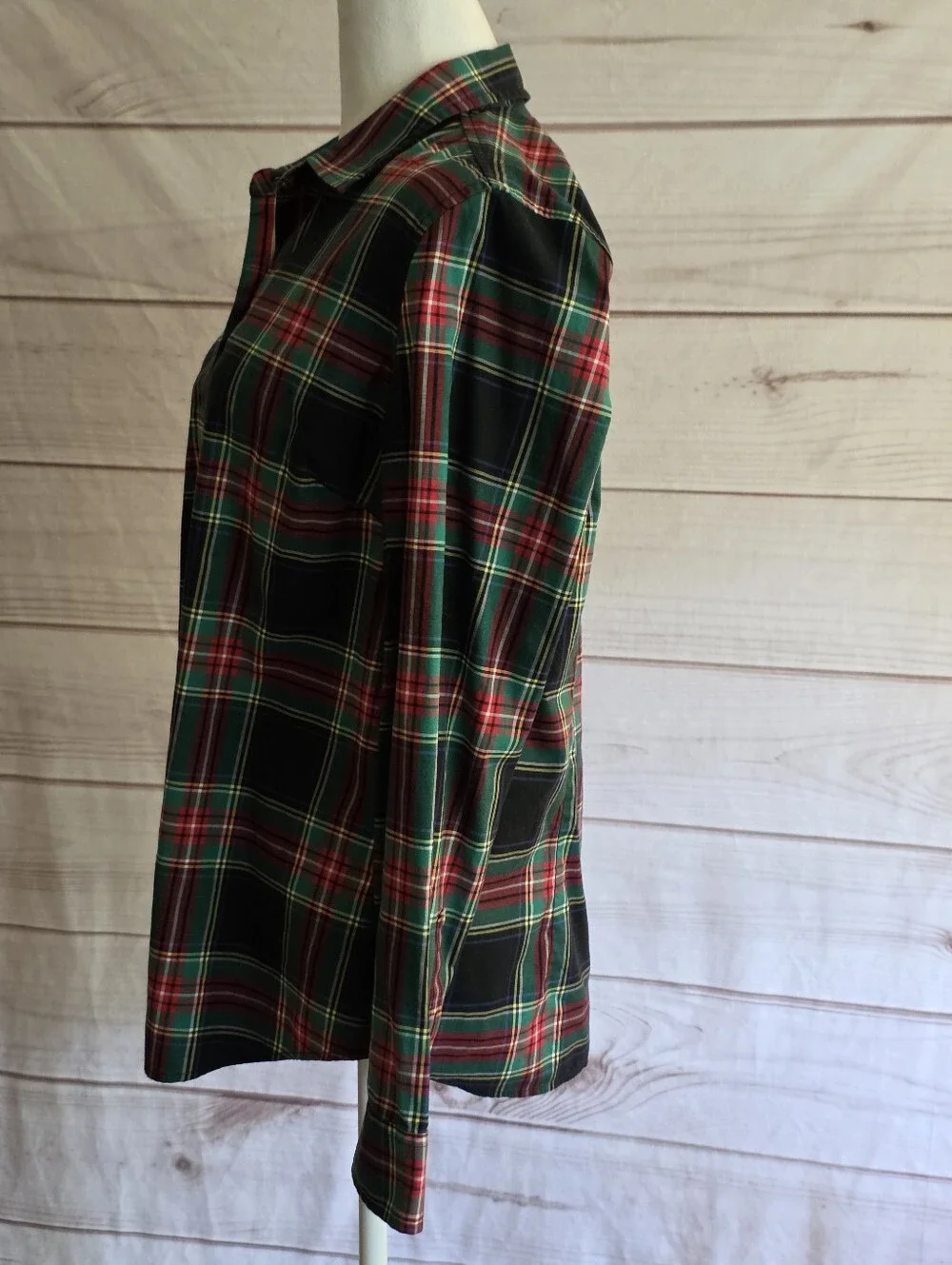 Vineyard Vines Black, Red & Green Plaid Button-Down Shirt Size 12
